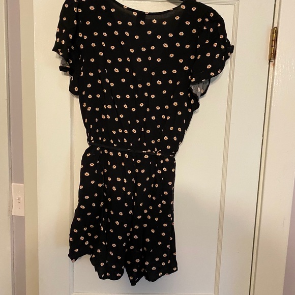 Daisy Romper - Picture 2 of 4